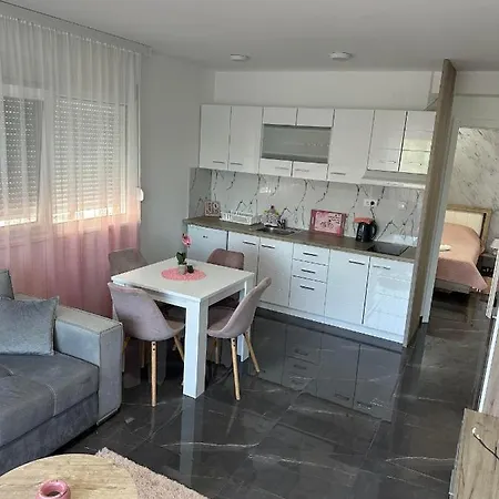 Romantika 1 דירה Ostrovo