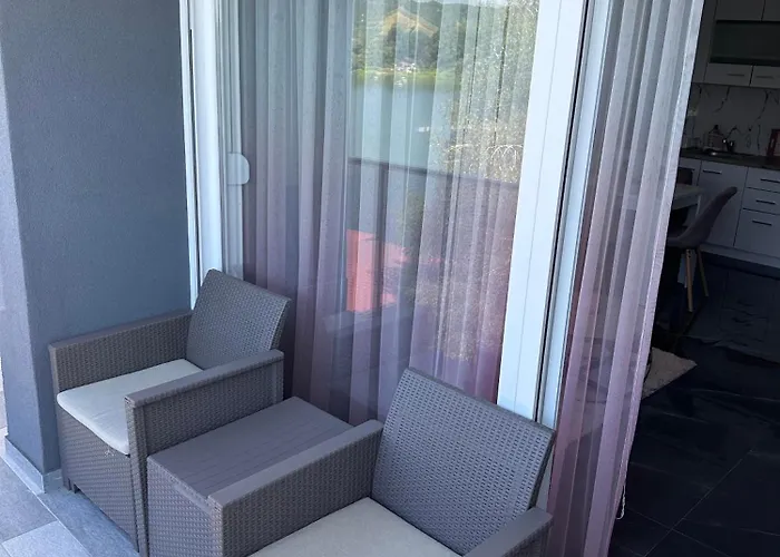 Romantika 1 * Ostrovo